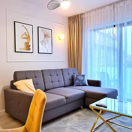 Gold - 365pam Apartment *